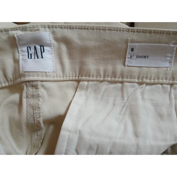 GAP 9" Inseam Stretch Highrise Bermuda Short Khaki NWT Size 8 - Picture 4 of 13